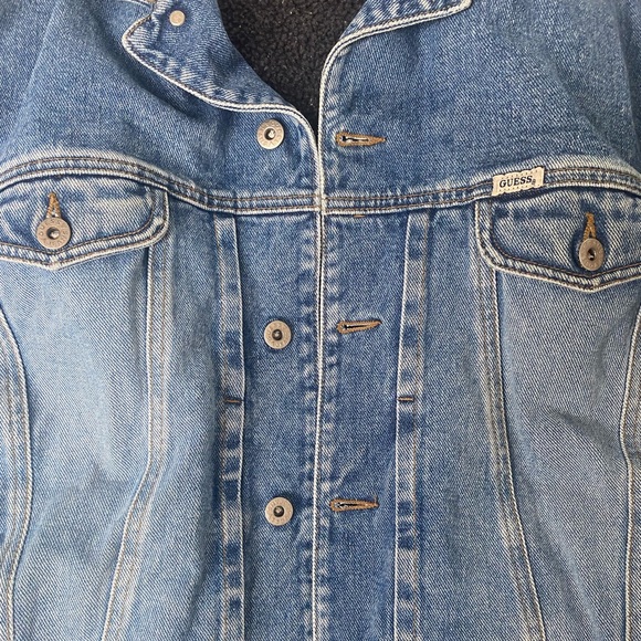Vintage GUESS Men’s Denim Jacket! 🤠 - Picture 3 of 8